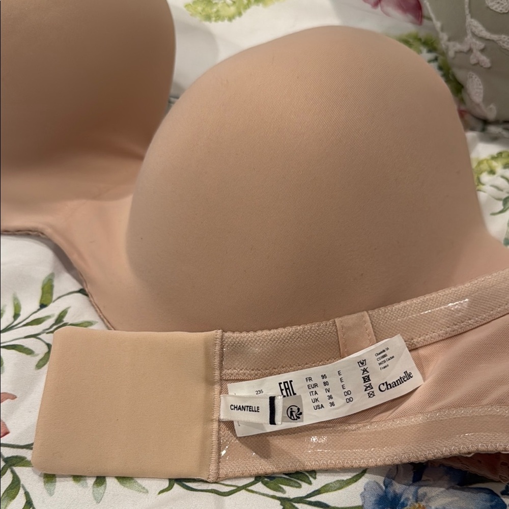 Chantelle Strapless Smooth Molded Bra in Nude - Picture 3 of 9